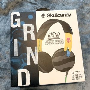 Skull Candy brand new headphones